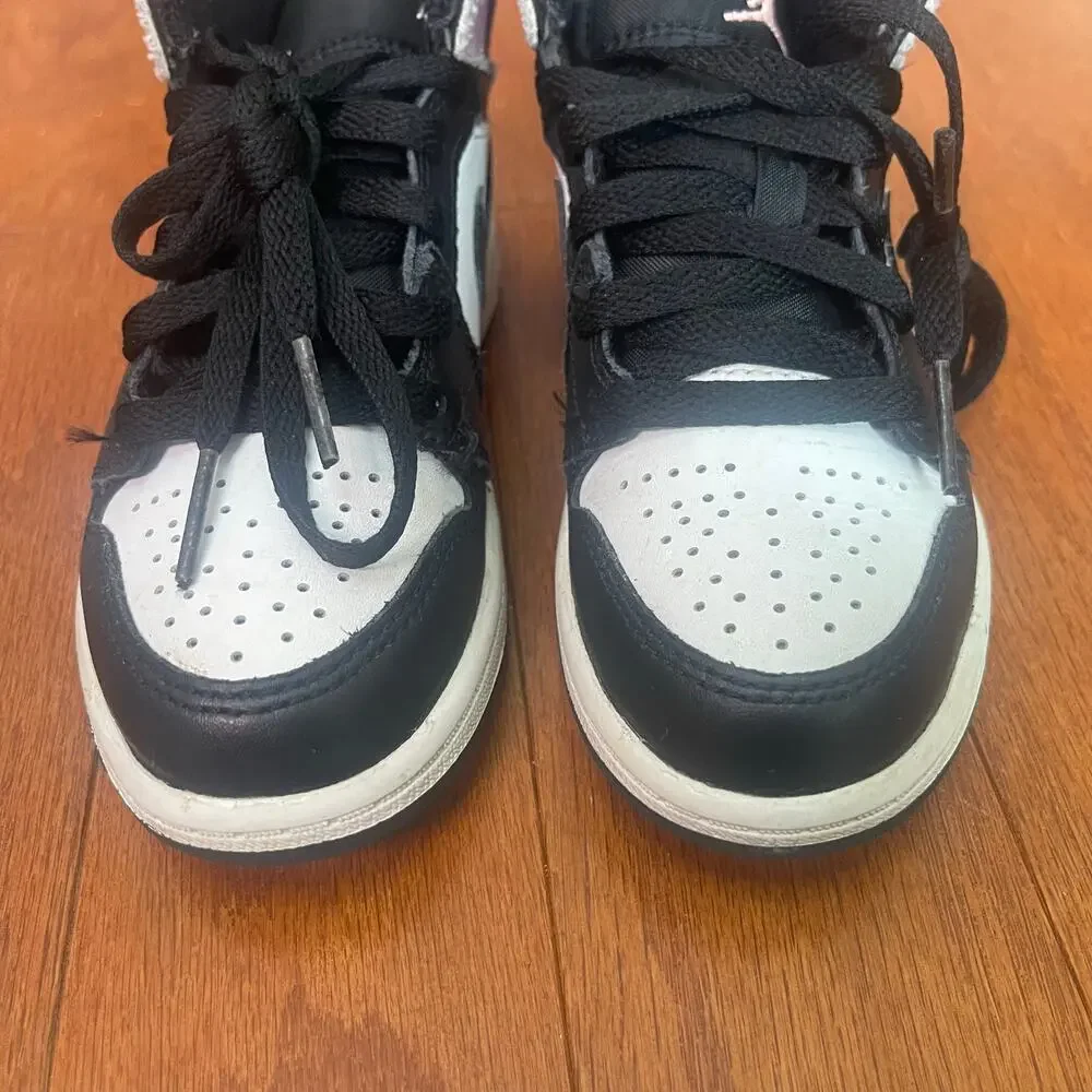 11c Air Jordan 1 Mid SE 'Zen Master' Sneaker